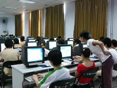 炼实践技能，培养综合就业素质——软件学院05级学生第二学期3周实训全面展开